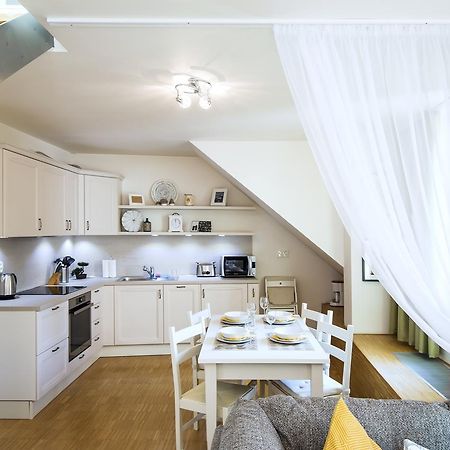 Modern Apartment Charvatova Прага Екстериор снимка