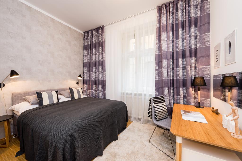 Modern Apartment Charvatova Прага Екстериор снимка
