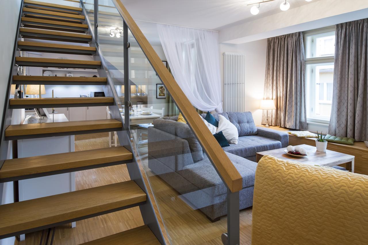 Modern Apartment Charvatova Прага Екстериор снимка