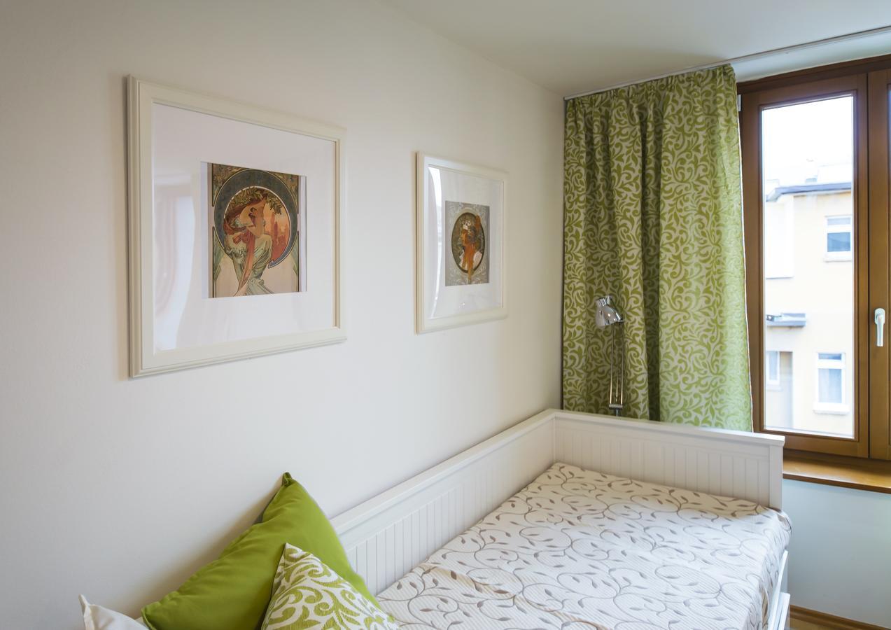 Modern Apartment Charvatova Прага Екстериор снимка