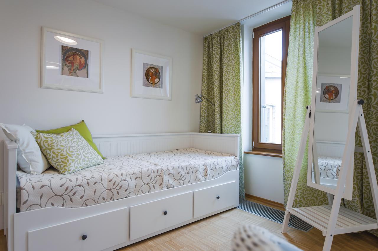 Modern Apartment Charvatova Прага Екстериор снимка