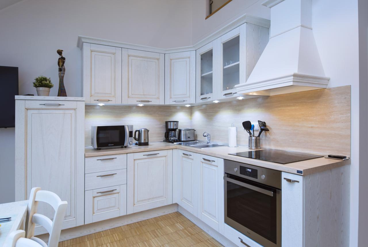 Modern Apartment Charvatova Прага Екстериор снимка