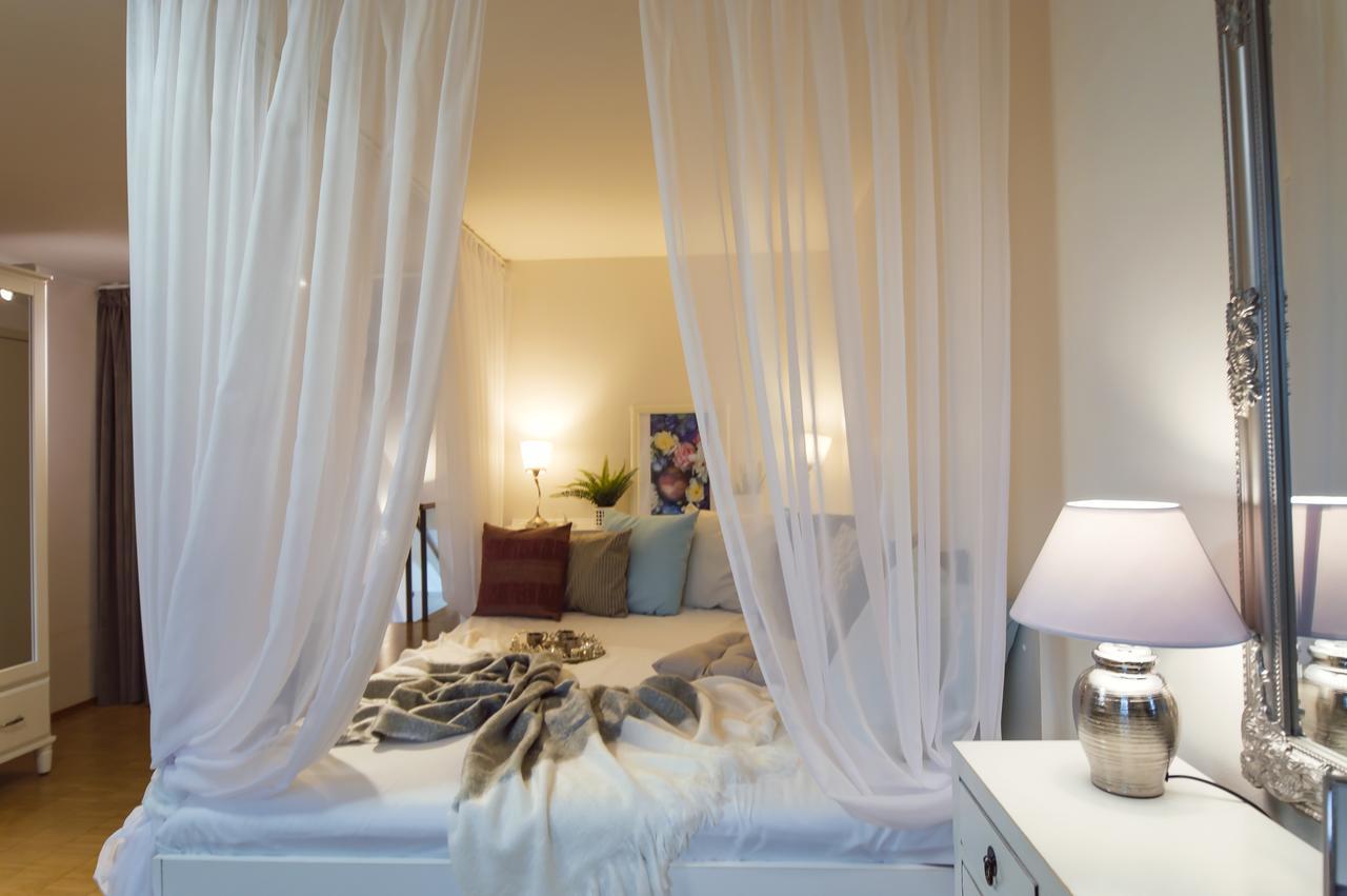 Modern Apartment Charvatova Прага Екстериор снимка