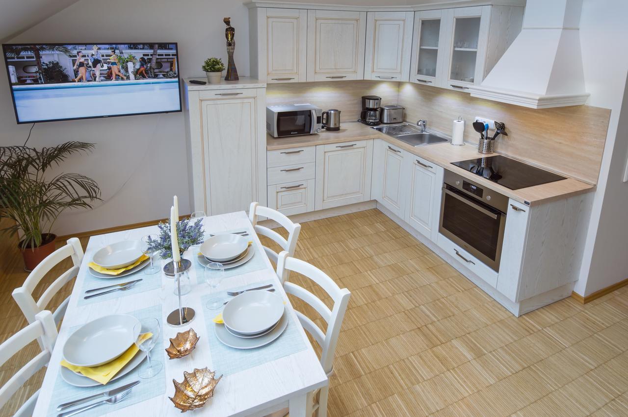 Modern Apartment Charvatova Прага Екстериор снимка