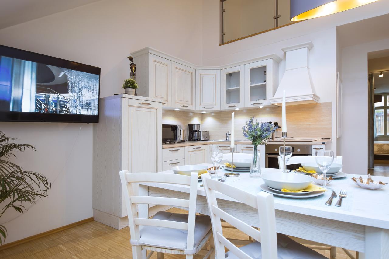Modern Apartment Charvatova Прага Екстериор снимка