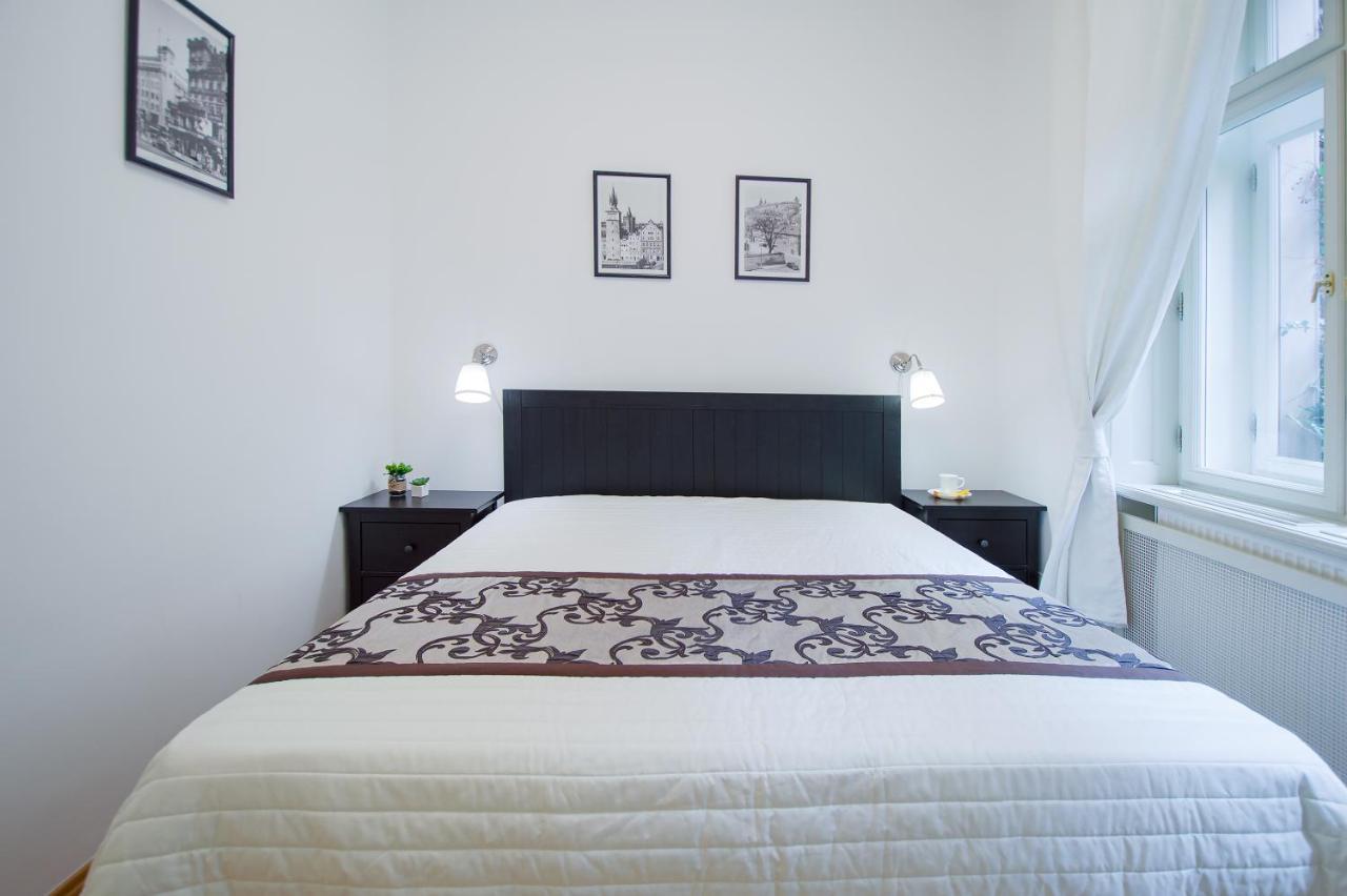 Modern Apartment Charvatova Прага Екстериор снимка