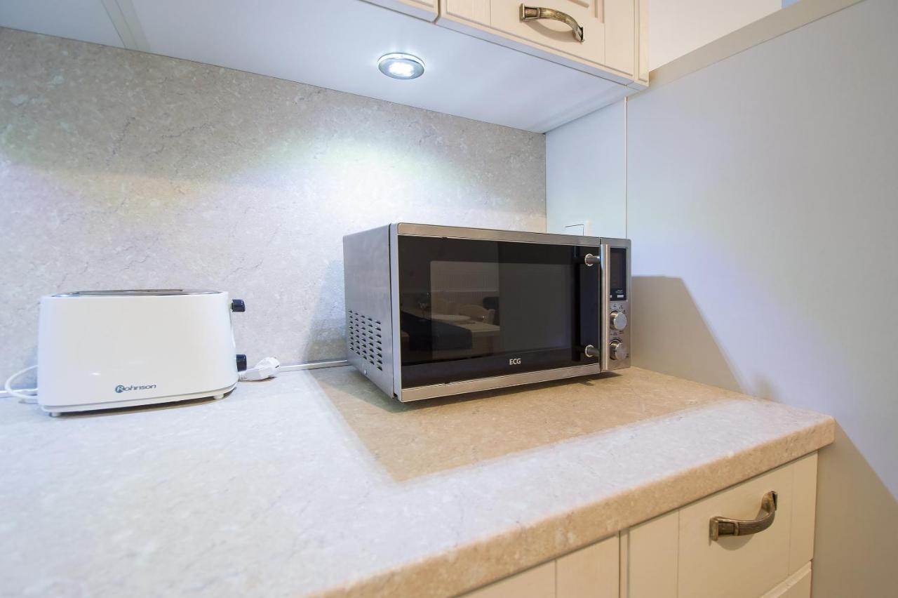 Modern Apartment Charvatova Прага Екстериор снимка