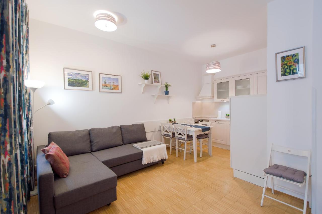 Modern Apartment Charvatova Прага Екстериор снимка